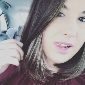 Meet your Posher, April